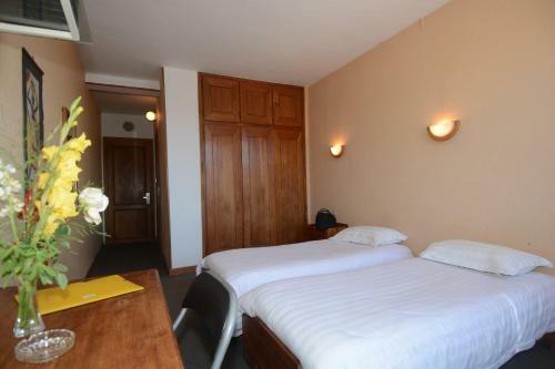 Aina Hotel