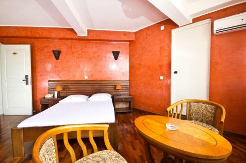 Anjary Hotel