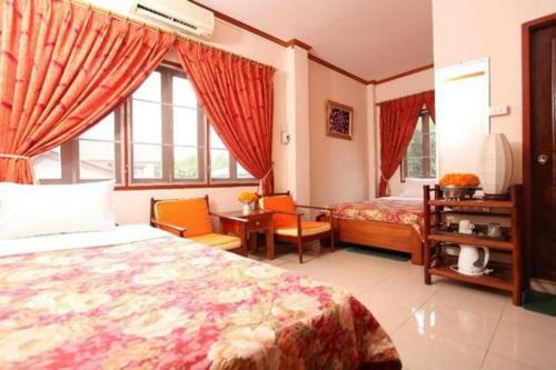 Hostal Nalinthone Guesthouse