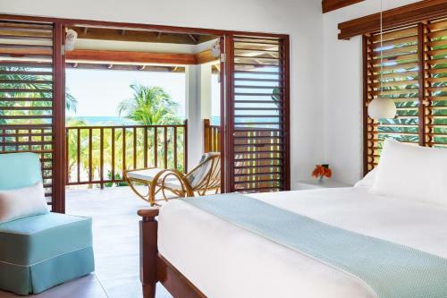 Hotel Couples Swept Away