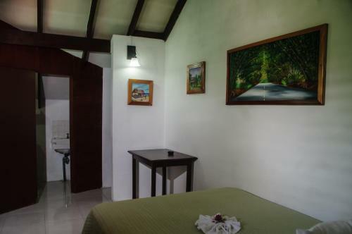 Hotel Firefly Beach Cottages
