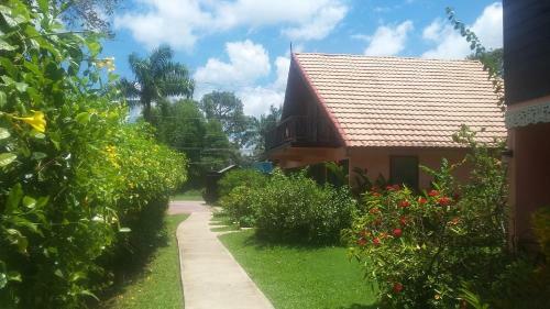 Hotel Firefly Beach Cottages