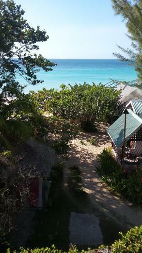Hotel Firefly Beach Cottages