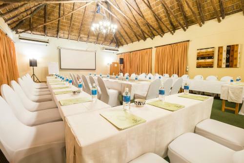 Hotel Chobe Marina Lodge