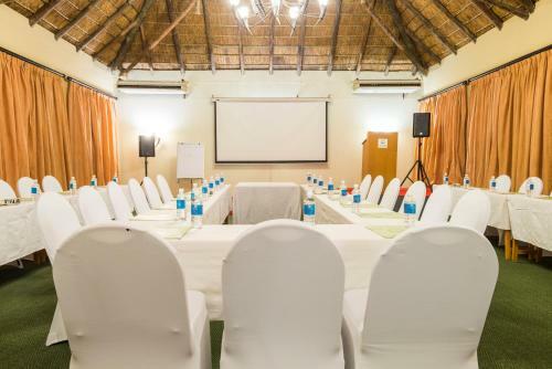 Hotel Chobe Marina Lodge