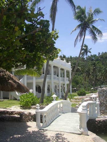 Hotel Blue Crystal Beach Resort