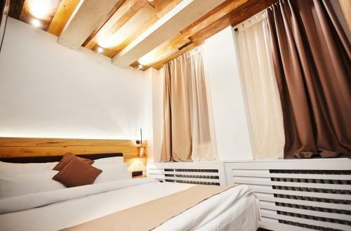 Hostal One Luxury Suites