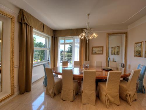 Baveno Villa Sleeps 10 Pool Air Con Wifi