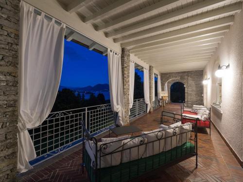 Baveno Villa Sleeps 10 Pool Air Con Wifi