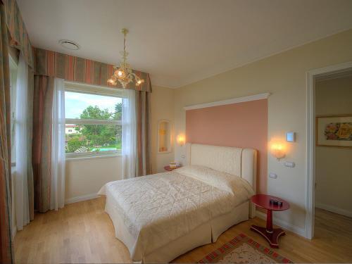 Baveno Villa Sleeps 10 Pool Air Con Wifi