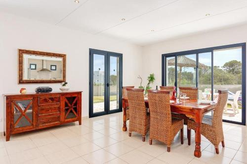 Cala D'or Villa Sleeps 6 Pool Air Con Wifi