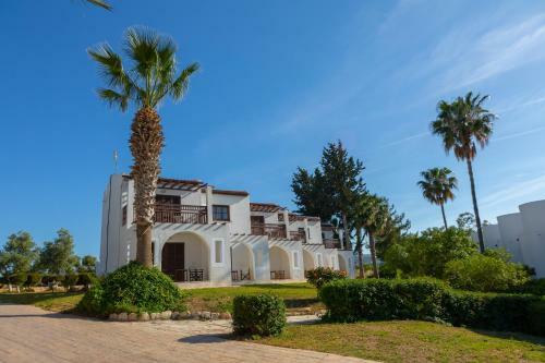 Hotel Latchi Family Resort