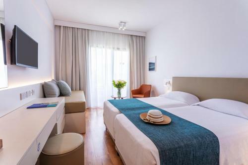 Hotel Louis Phaethon Beach - All Inclusive