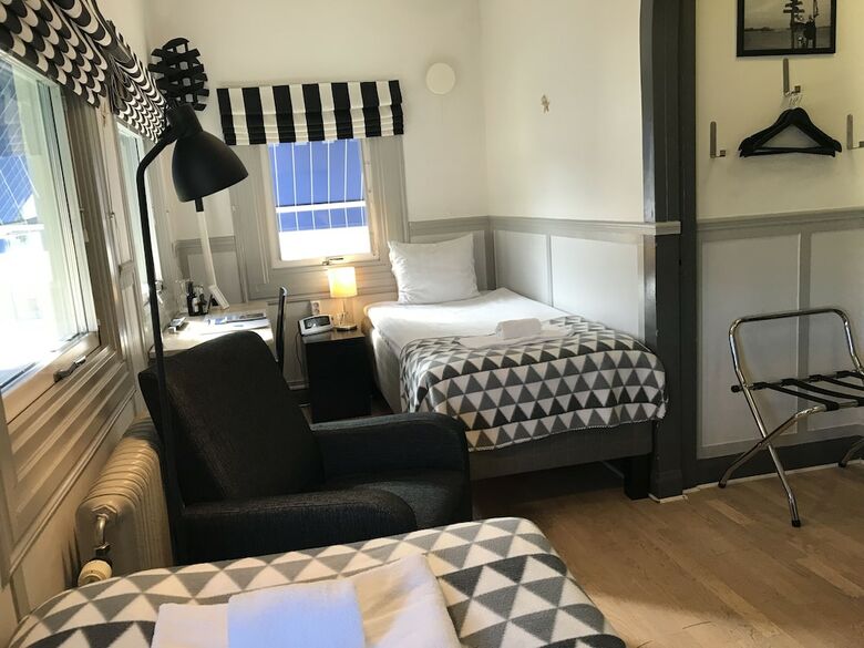Port Hotel