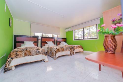 Chalet Con Piscina, Perfecto Para Grupos