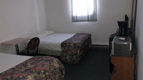 Posada Cypress Motor Inn