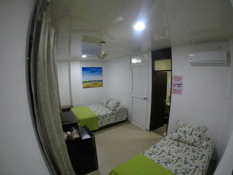 Hotel Hostal Olas
