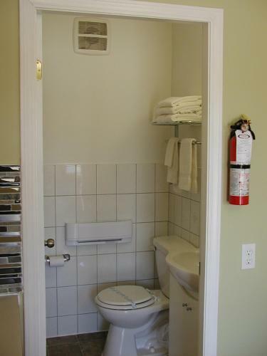 Almo Court Motel