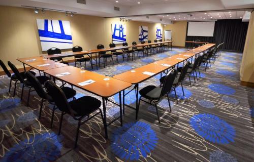 Holiday Inn Express Hotel & Suites Saint - Hyacinthe