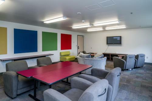Hotel Residences At University Of Northern Bc