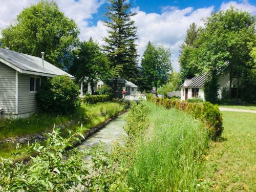 Brookside Motel