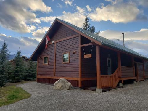Lodge Cedar House Restaurant & Chalets