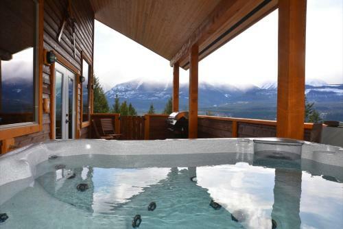 Lodge Cedar House Restaurant & Chalets