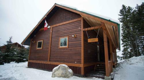 Lodge Cedar House Restaurant & Chalets