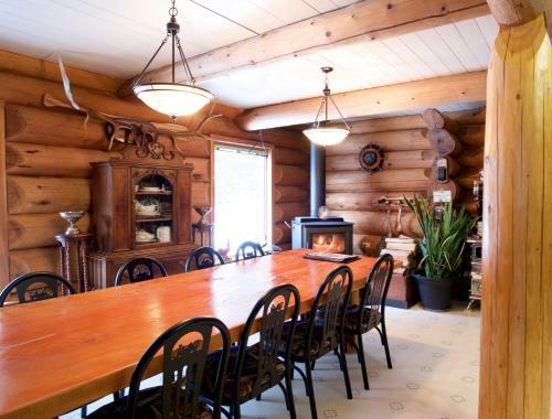 Bed & Breakfast Kicking Horse Canyon Guest House