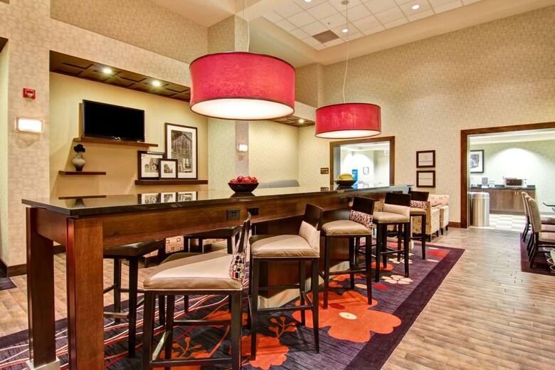 Hotel Hampton Inn & Suites Red Deer