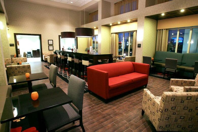 Hotel Hampton Inn & Suites Red Deer