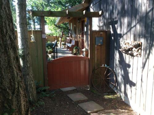 Bev & Sandy's Place B&B
