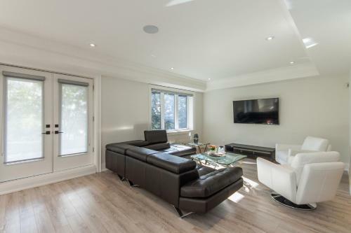 Luxurious 5 Bedroom Home