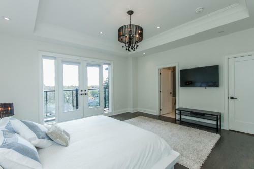 Luxurious 5 Bedroom Home