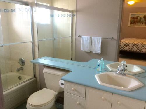Hostal Vancouver Pacific Guest House