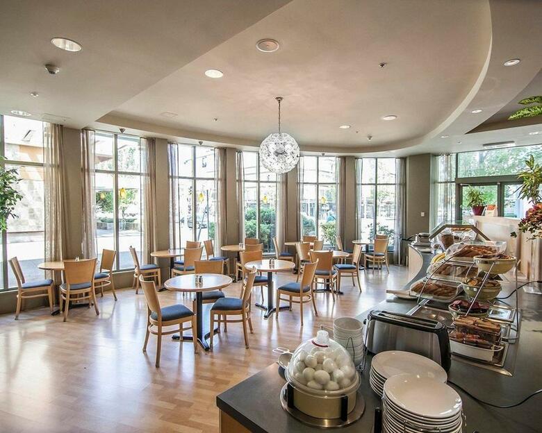 Quality Hotel Airport - South
