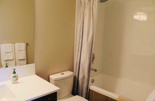 Apartamento Richmond Hollybridge Condo