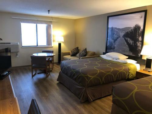 Hotel Super 8 By Wyndham Salmon Arm