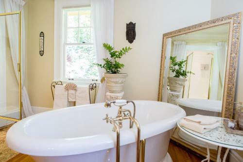 Villa Marco Polo Bed And Breakfast Inn