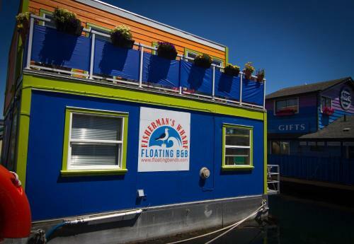 A Float Home B&B In Fisherman?s Wharf
