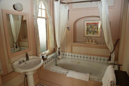Beaconsfield Bed And Breakfast - Victoria