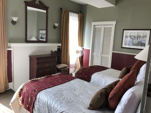 Bed & Breakfast Oak Bay Guest House