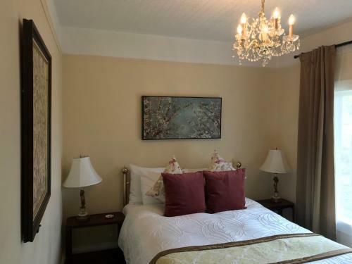Bed & Breakfast Oak Bay Guest House
