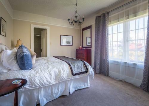 Bed & Breakfast Oak Bay Guest House