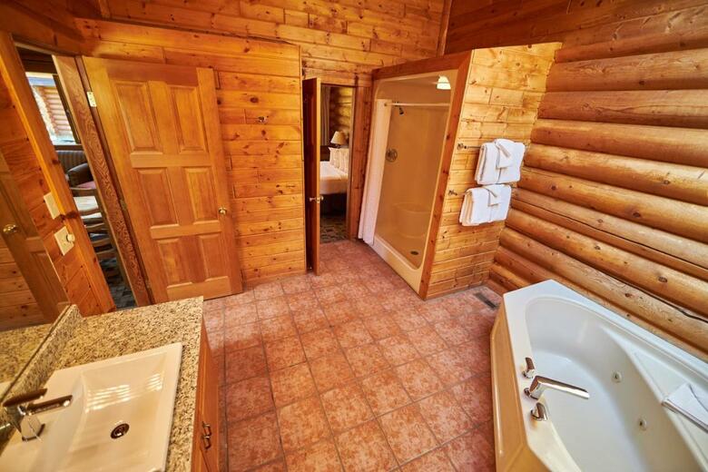 Lodge Castle Mountain Chalets