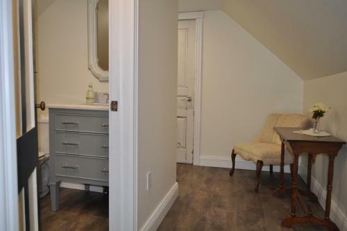 Holman's Heritage Suites