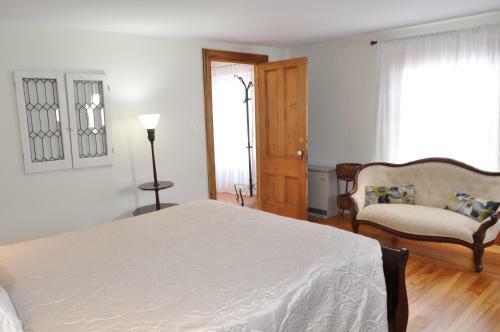 Holman's Heritage Suites