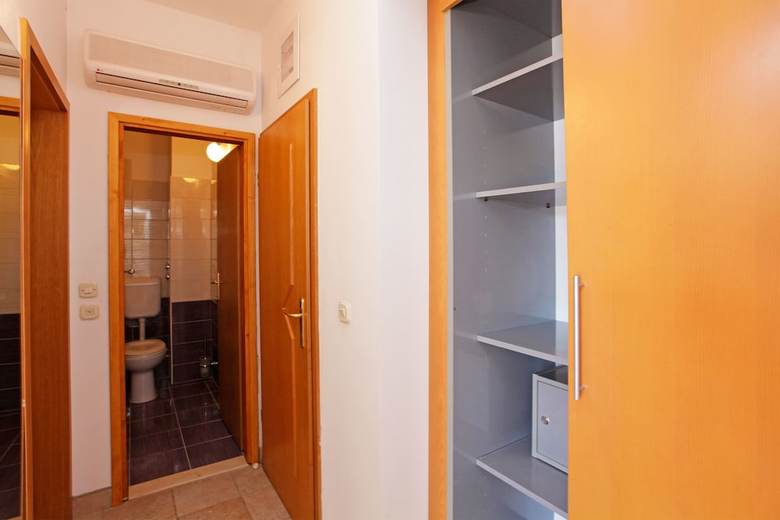 Hostal Apartments Vala