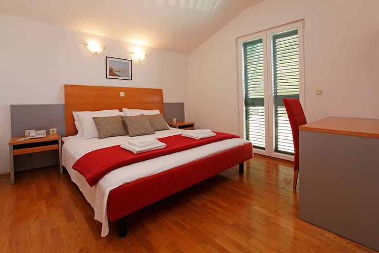 Hostal Apartments Vala