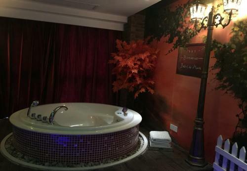 Rose Lover Boutique Theme Hotel